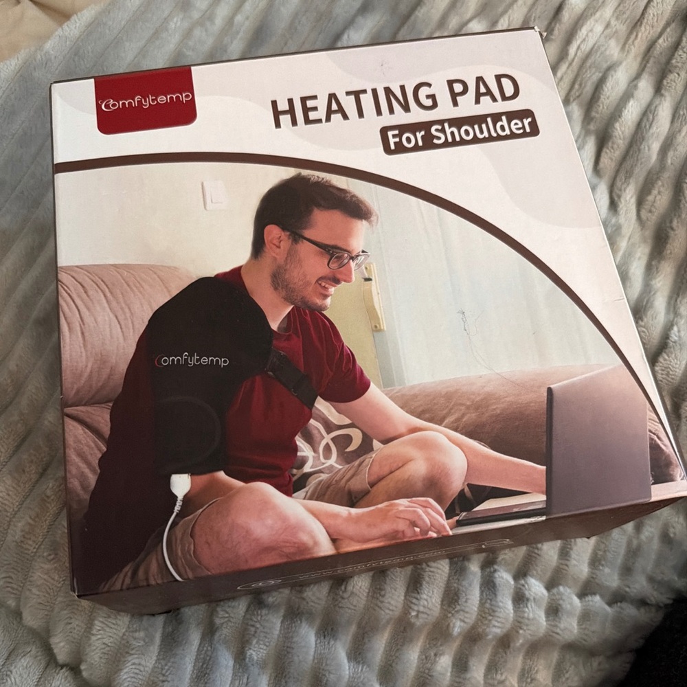 Black Shoulder Heating Pad - Targeted Pain Relief